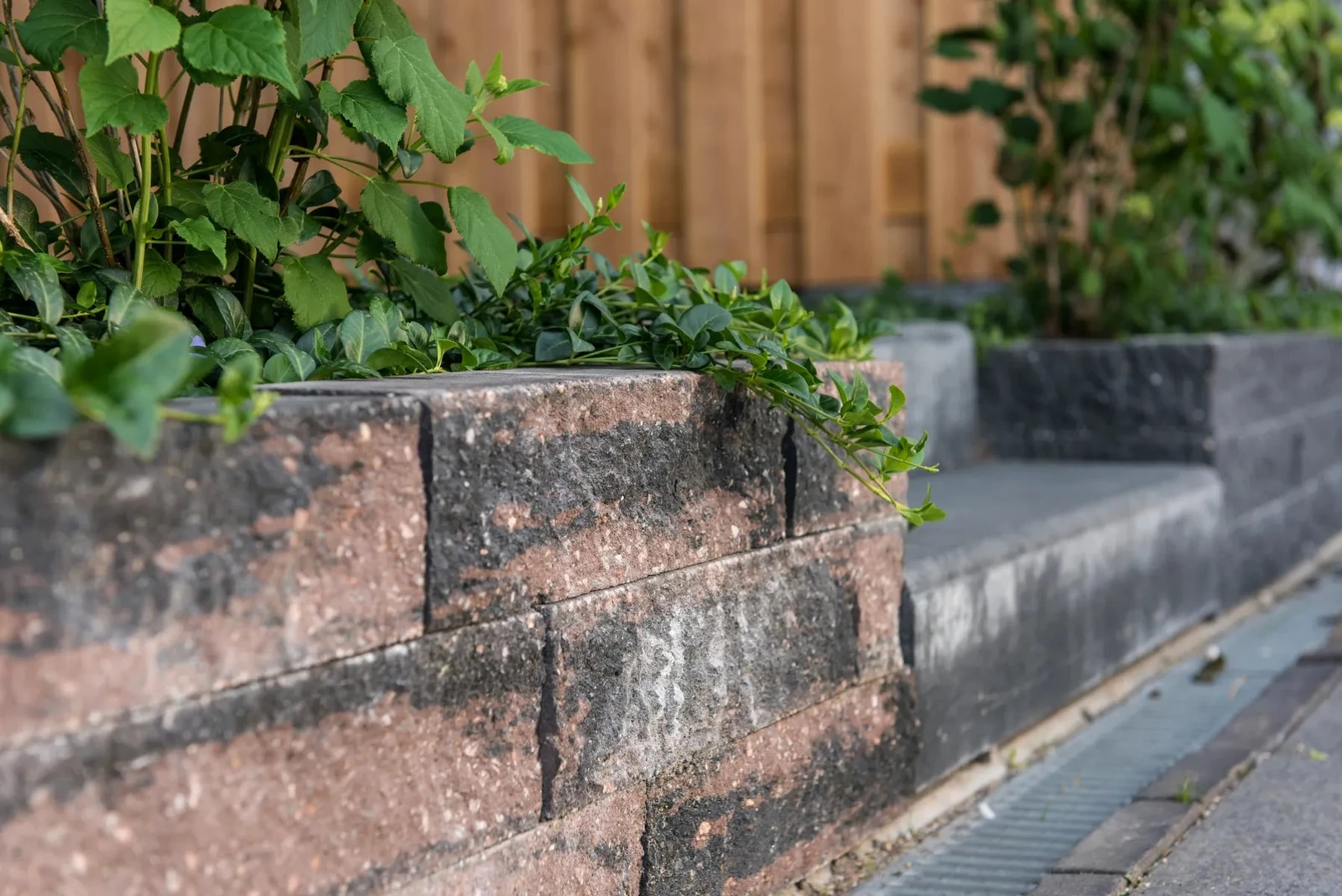 Wallblock SplitBrons 30x12x12cm Bruin,                                                             Zwart