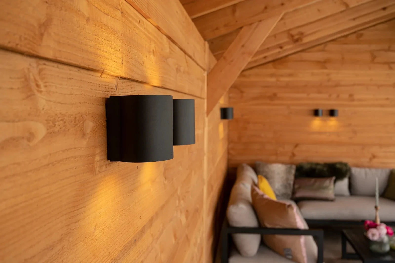 In-Lite Halo Up-Down Wall 12V - Black