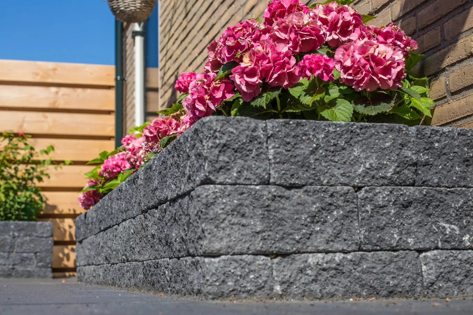 Wallblock Tumble 30x12x12cm Antraciet